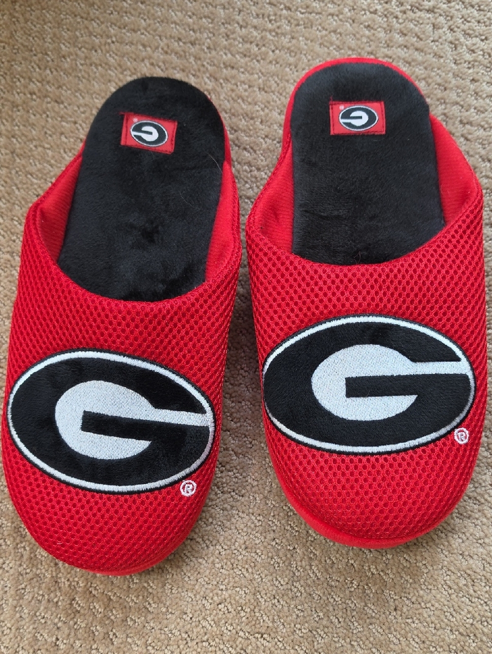 University of Georgia Red Logo Slippers Mens 9-10 Never Worn